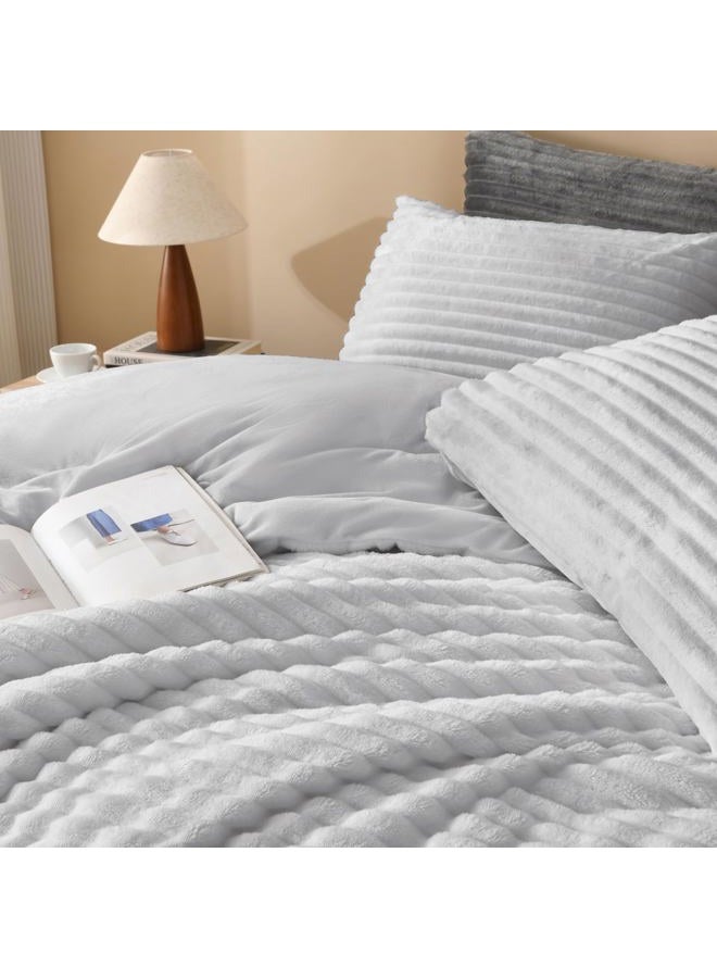 Andency Fleece Full Comforter Set, 3 Pieces Light Grey Comforter Set for Full Size Bed, Soft Warm Fluffy Fuzzy Bedding Set for Winter (1 Comforter & 2 Pillowcases) - Image 3