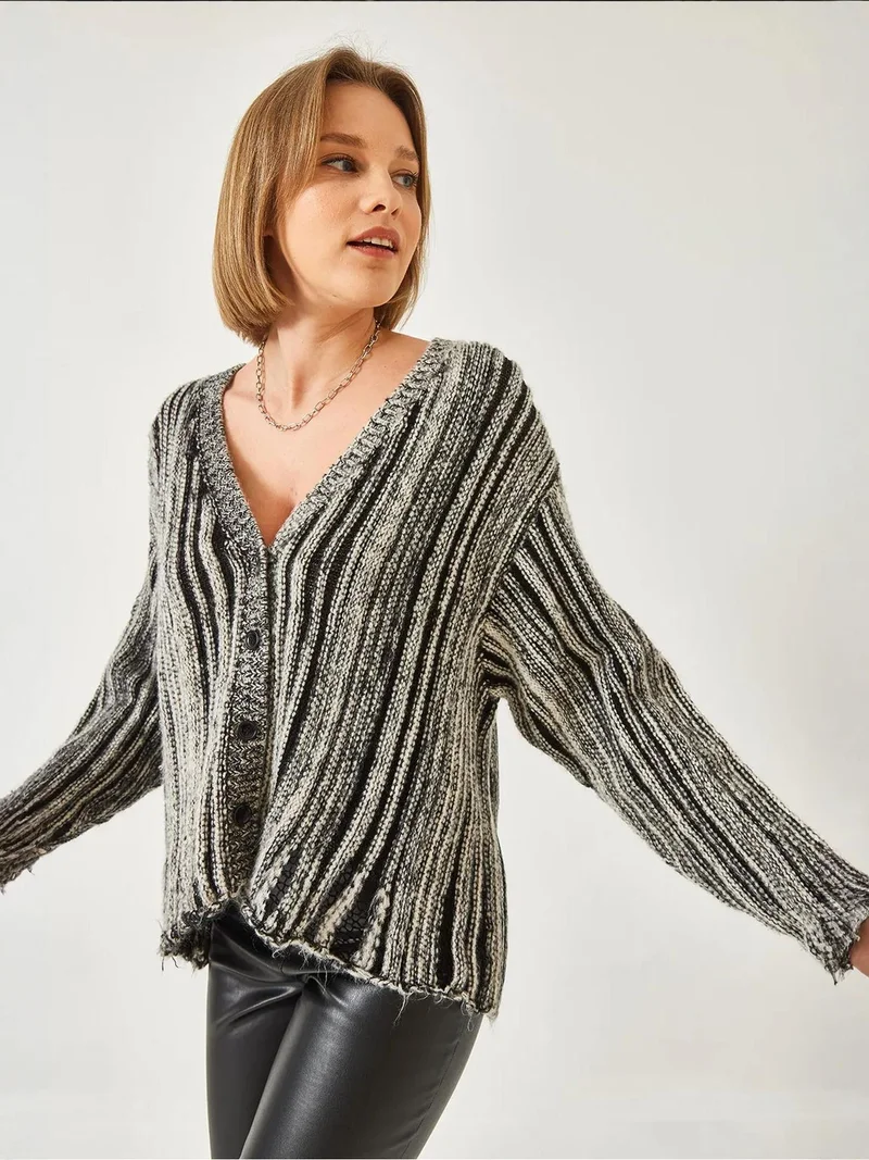 بيانكو لوتشي كارديجان محبوك مخطط بياقة على شكل حرف