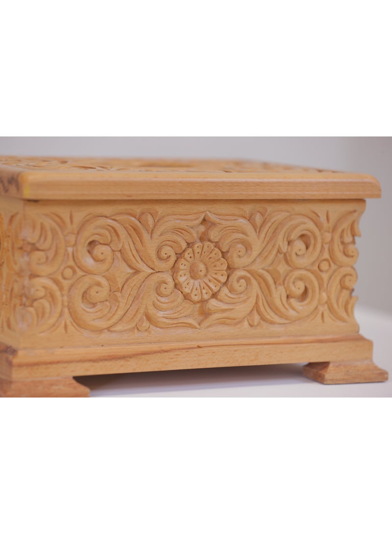Decorative wooden tissue box with luxurious traditional Moroccan designs - Image 3