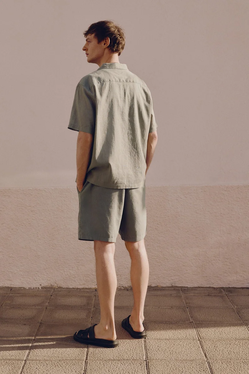 H&M Regular Fit Short-sleeved linen-blend shirt