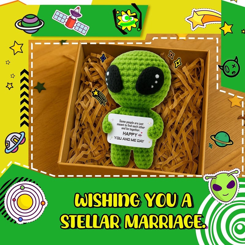 MAMAGIFTREE Funny Gifts for Girlfriend Boyfriend - Best Thing on Earth Crochet Alien Desk Decor - Unique Anniversary Valentine Present for Women - Romantic Ornament Gift for Wife Husband - Image 2