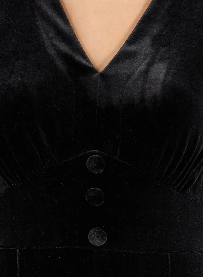 ستايلي جمبسوت بأرجل واسعة وخصر كورسيه