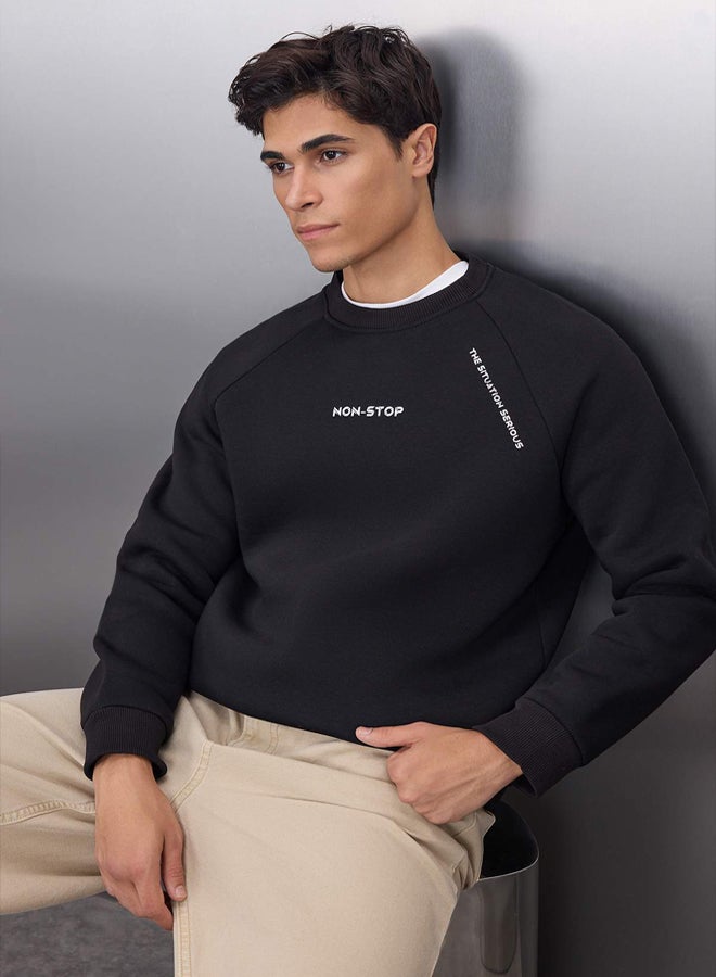 trendyol Black Regular/Normal Cut Raglan Sleeve Text Printed Sweatshirt - Image 2