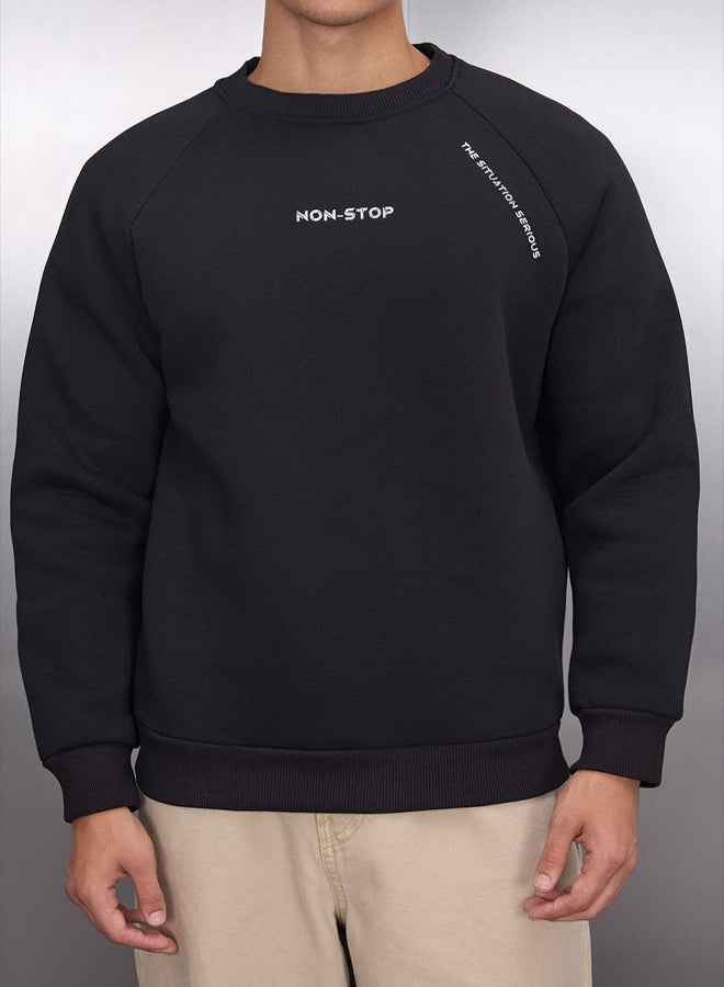 trendyol Black Regular/Normal Cut Raglan Sleeve Text Printed Sweatshirt - Image 3
