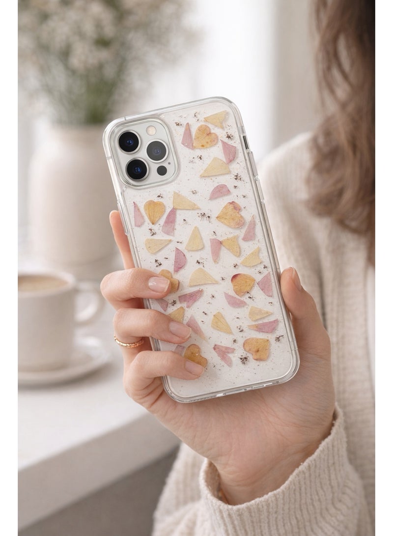 لانيكس جراب حماية شفاف لهاتف ايفون 12 برو ماكس بتصميم بتلات زهور مجففة حقيقية وقلوب من لانيكس LANEX - كفر خلفي أنيق مضاد للصدمات - Image 5