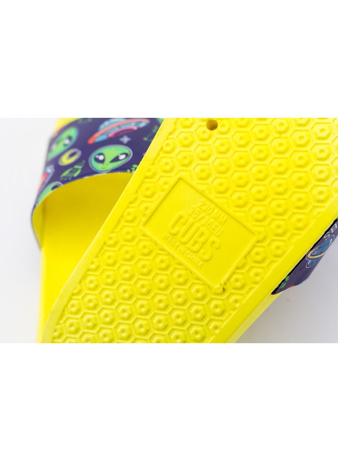 CUBS Aliens Print Everyday Wear Eco-Friendly Pvc Slides For Kids Lightweight Easy To Wash And Anti-Slip Soles - Image 4