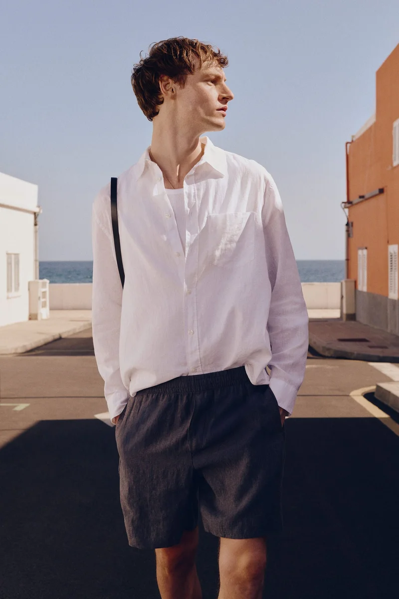 اتش اند ام شورت من الكتان بقصة عادية