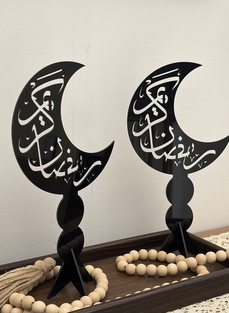 لوحة مجموعة من قطعتين ستاند ديكور من الأكريليك على شكل هلال مزخرف بعبارة رمضان كريم - Image 1