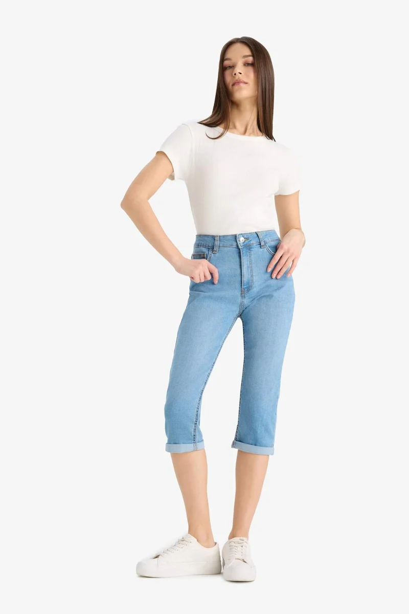 ديفاكتو Normal Waist Denim Capri