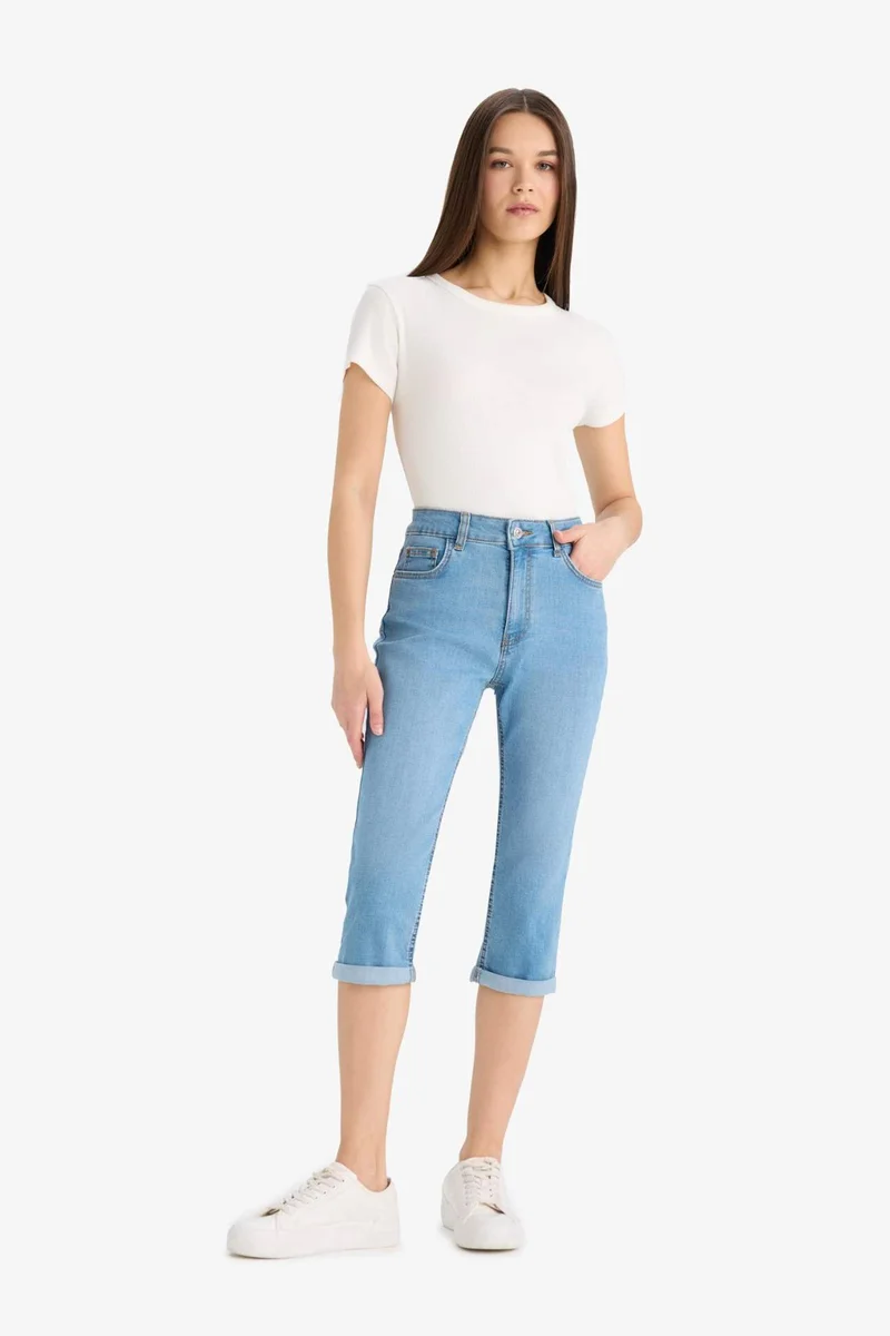 ديفاكتو Normal Waist Denim Capri