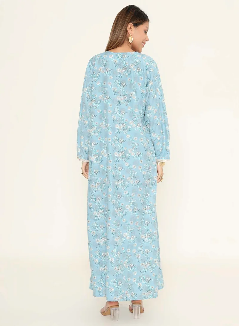 هانا آند سارا جلابية عربية وردية بطبعة زهور مع خط عنق مطرز