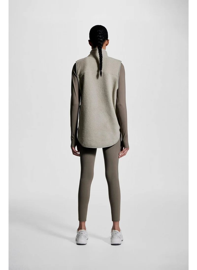 H&M Teddy sports gilet