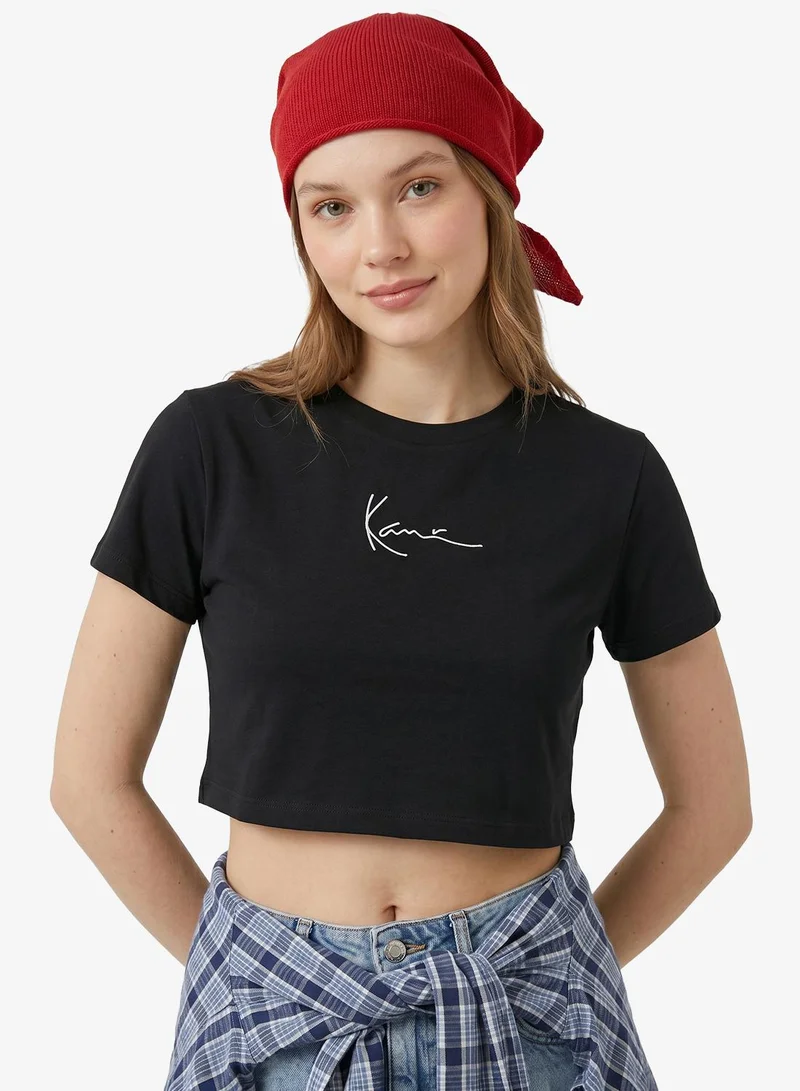 كارل كاني تي شيرت قصير الأكمام بياقة دائرية بتوقيع صغير