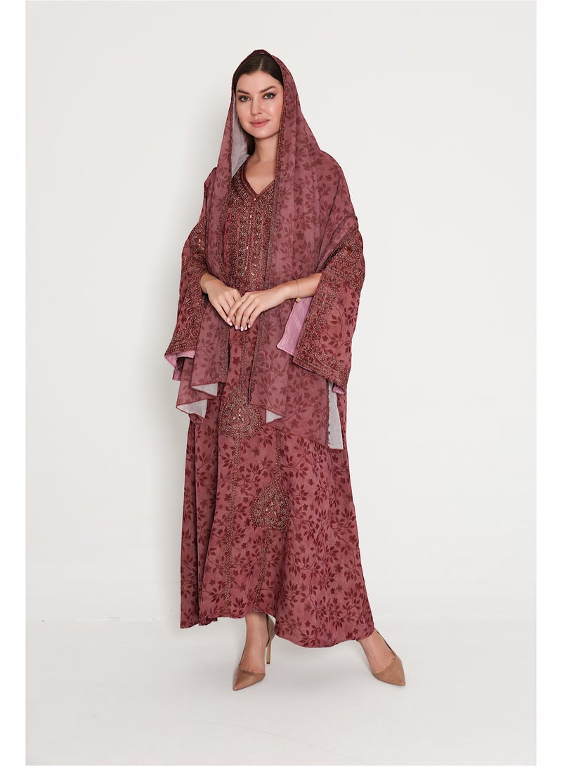 اكسا جلابية عربية بأكمام واسعة مشقوقة مع وشاح عنابي - Image 1