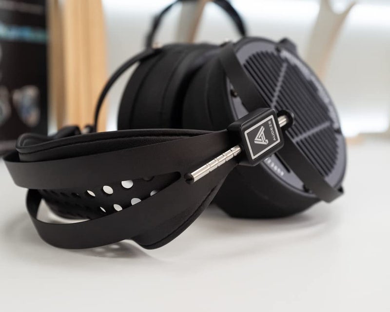Audeze LCD-2 Classic Over-Ear Open Back Headphone with Carry Case 2021 model - Image 4