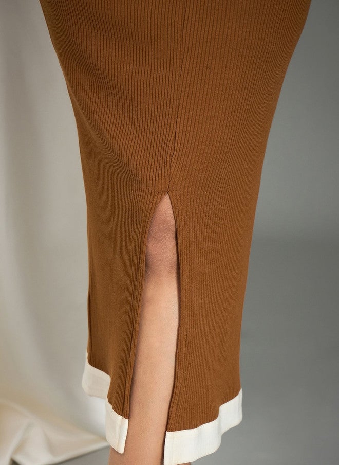 WineRed Brown Solid Sheath Midi Dress with Slit Detail - Image 4