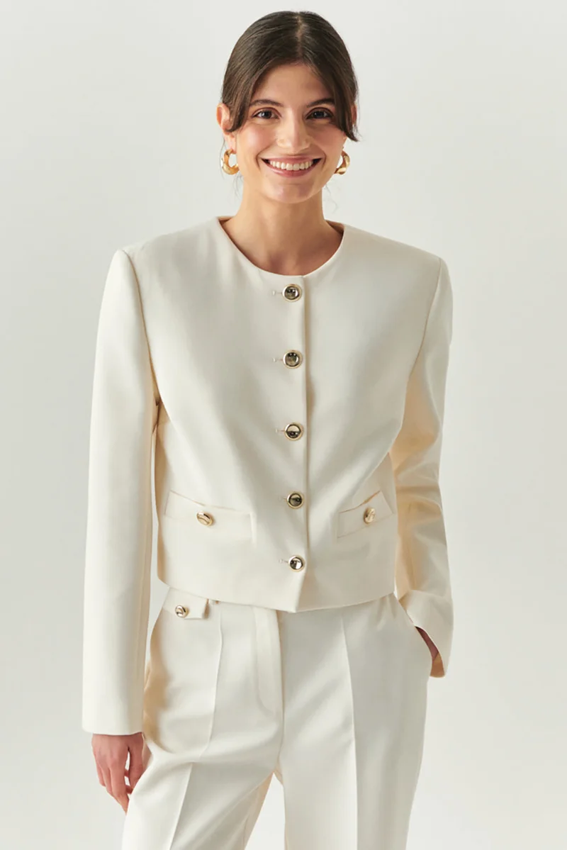 EXQUISE Cream Long-Sleeved Short Regular Jacket with Padded Shoulders and Gold Buttons
