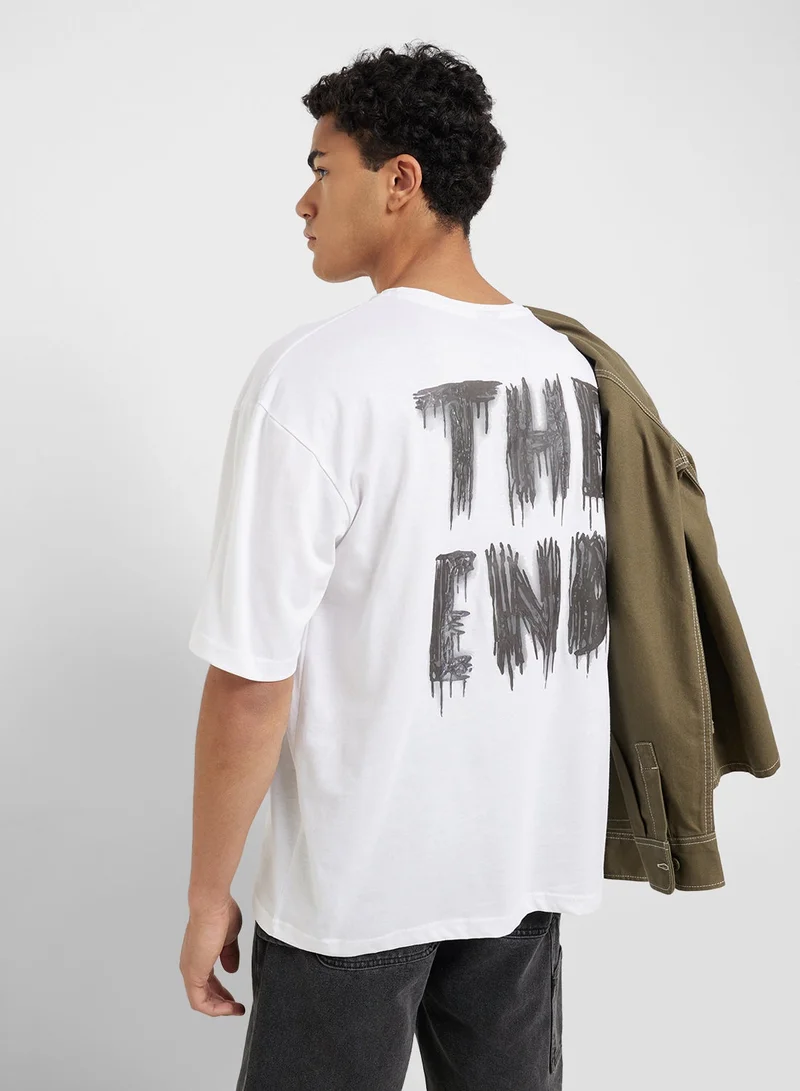 سفنتي فايف تيشيرت كبير بطبعة جرافيك