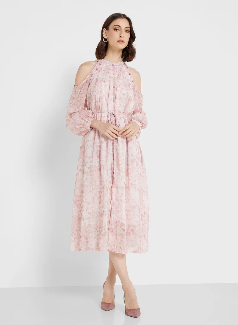 ايلا فستان بكتف مكشوف وطبعات زهور