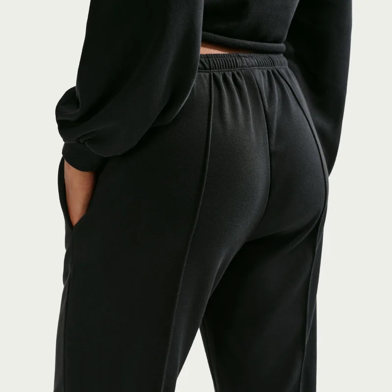 Nike Black Women's Sportswear Chill Fleece Sweatpants for Women | Best Price UAE