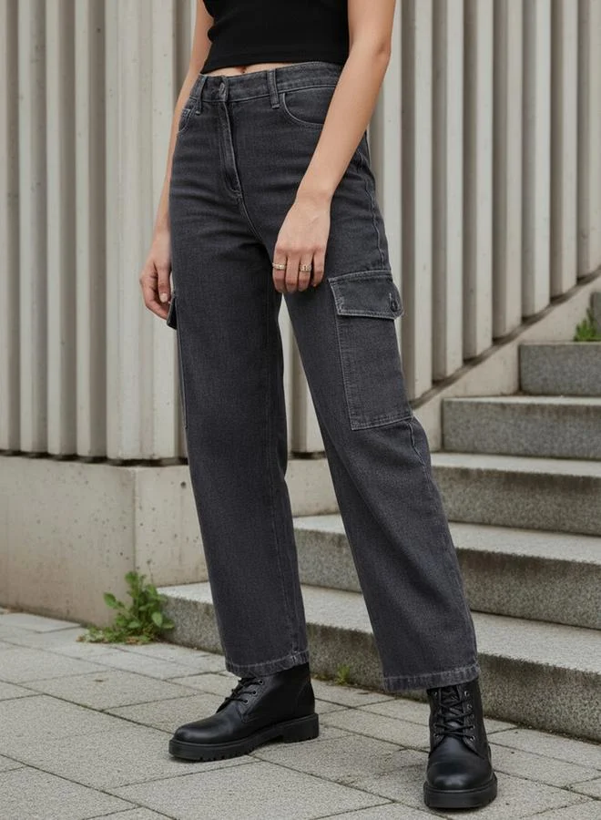 مرفوعة جينز كارجو نسائي بقصة واسعة