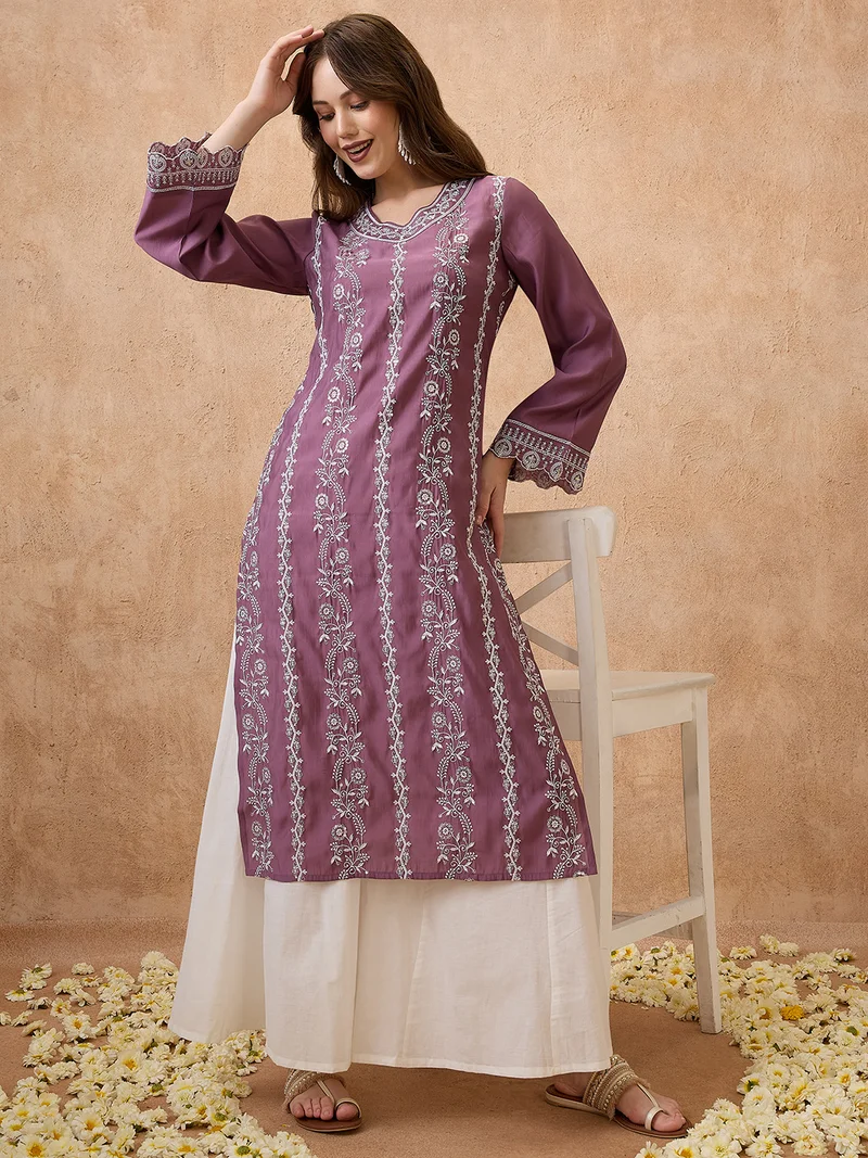 globus Women Floral Embroidered V-Neck Scalloped Bell Sleeves Straight Festive Kurta