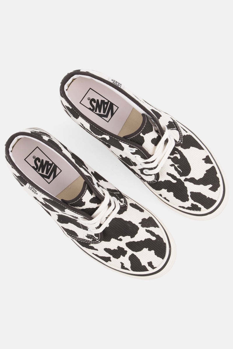 VANS أحذية كاجوال نسائية تشوكا 49 دي إكس مزودة بأربطة، سوداء - Image 4