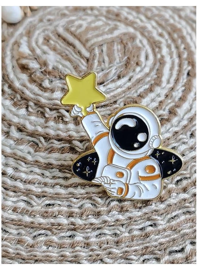 Distinctive and elegant unisex metal pin brooch with cartoon astronaut design suitable for bags and clothes - Image 1