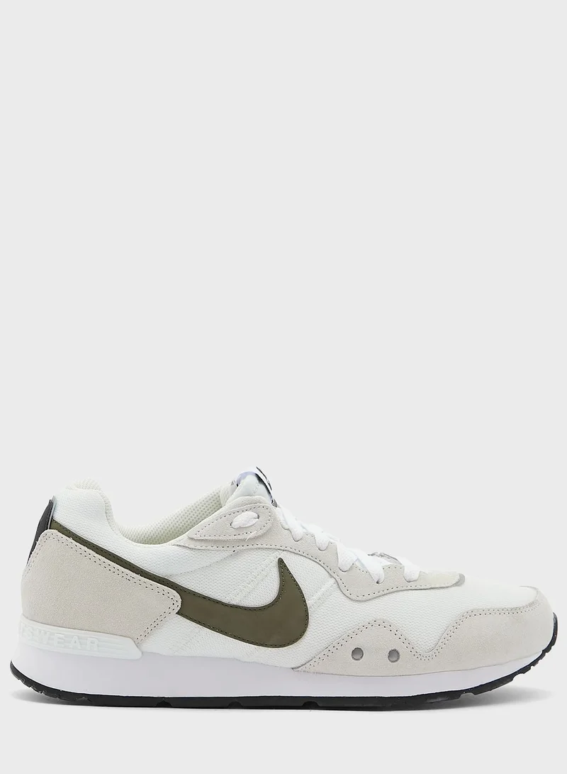 Nike Venture Runner
