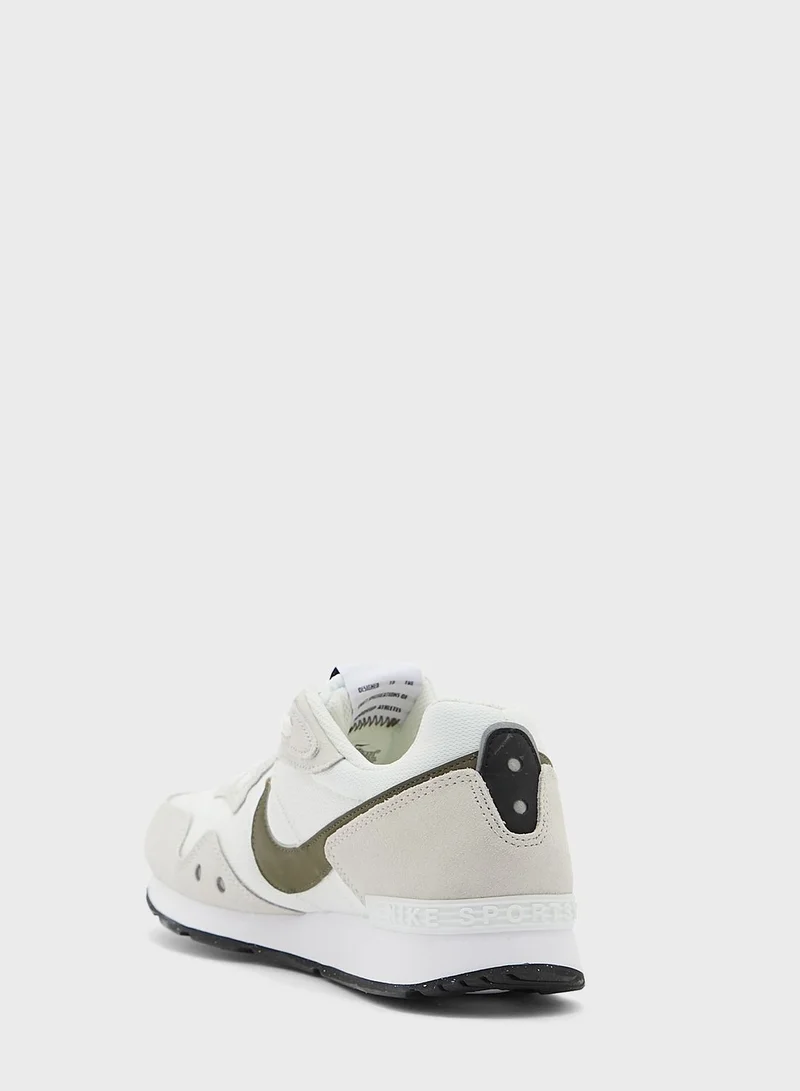 Nike Venture Runner