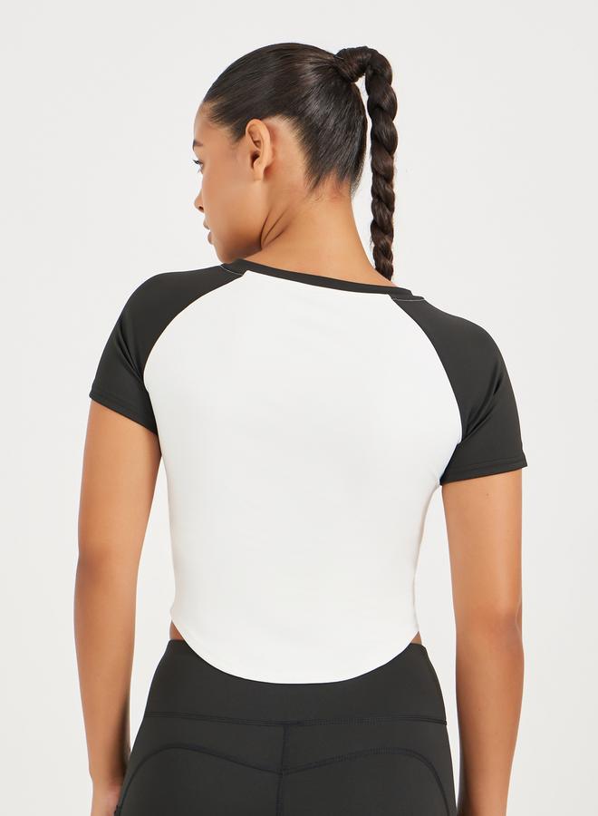 Styli Color Block Side Ruched Curved Hem Short Sleeve Top  - Image 4