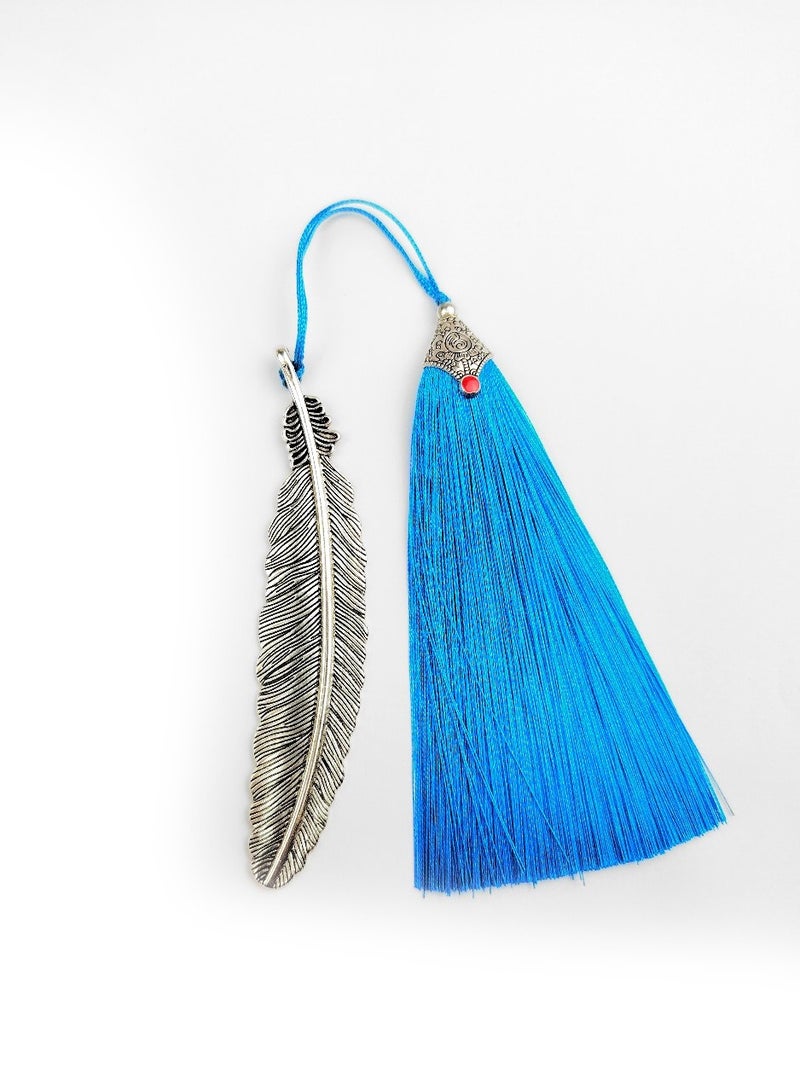 An elegant metal bookmark with a luxurious artistic touch, ideal for reading enthusiasts and special gifts. - Image 1