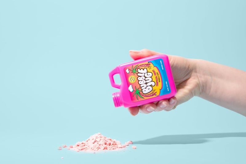 Bubble Jug جالون فقاعات فواكه استوائية - حلوى التسعينات الحنينية في حاوية ممتعة للاهتزاز والشرب - Image 4