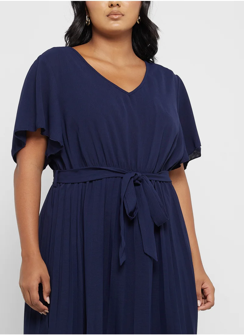 ايلا بلس Pleated Maxi Dress