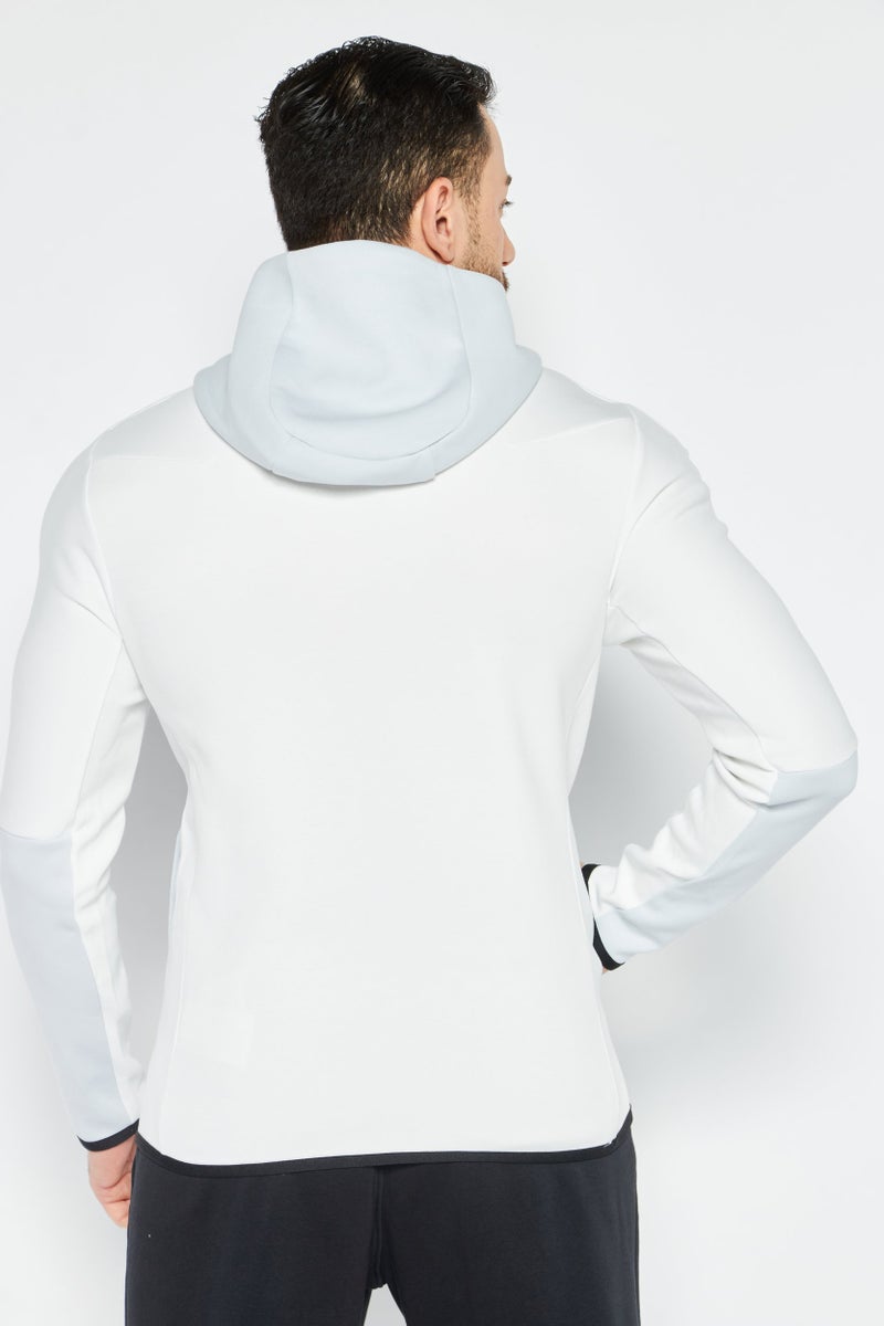 Nike سويت شيرت رياضي للرجال بأكمام طويلة مع غطاء رأس، مزيج رمادي - Image 4