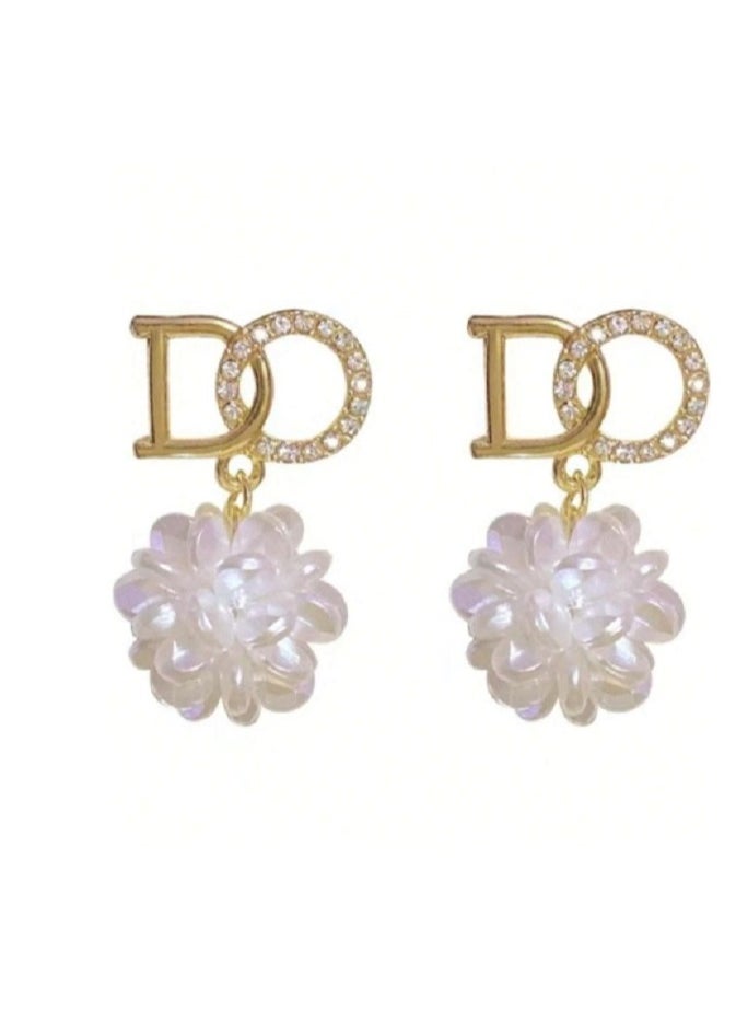 Shein - 1 Pair Letter D Flower Design Stud Earrings Fashion Elegant Earrings for Women - Image 1