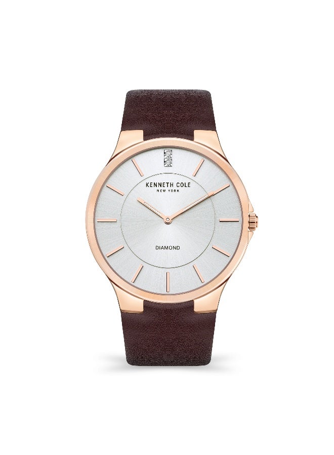 Kenneth Cole New York ساعة أنالوج للرجال بقرص فضي وحزام جلد بني داكن بتصميم كلاسيكي حديث - 44 مم - Image 1