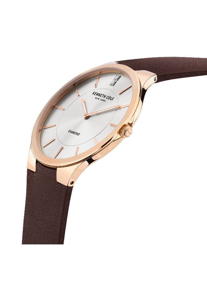 Kenneth Cole New York ساعة أنالوج للرجال بقرص فضي وحزام جلد بني داكن بتصميم كلاسيكي حديث - 44 مم - Image 2