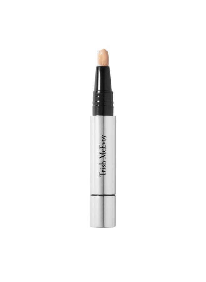 Trish McEvoy Correct & Brighten® Shadow Eraser, Shade 1.5 (Natural), 0.12 floz/3.8 ml - Image 1