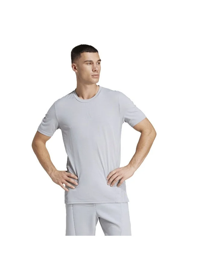 اديداس تيشيرت رجالي رمادي بأكمام قصيرة
