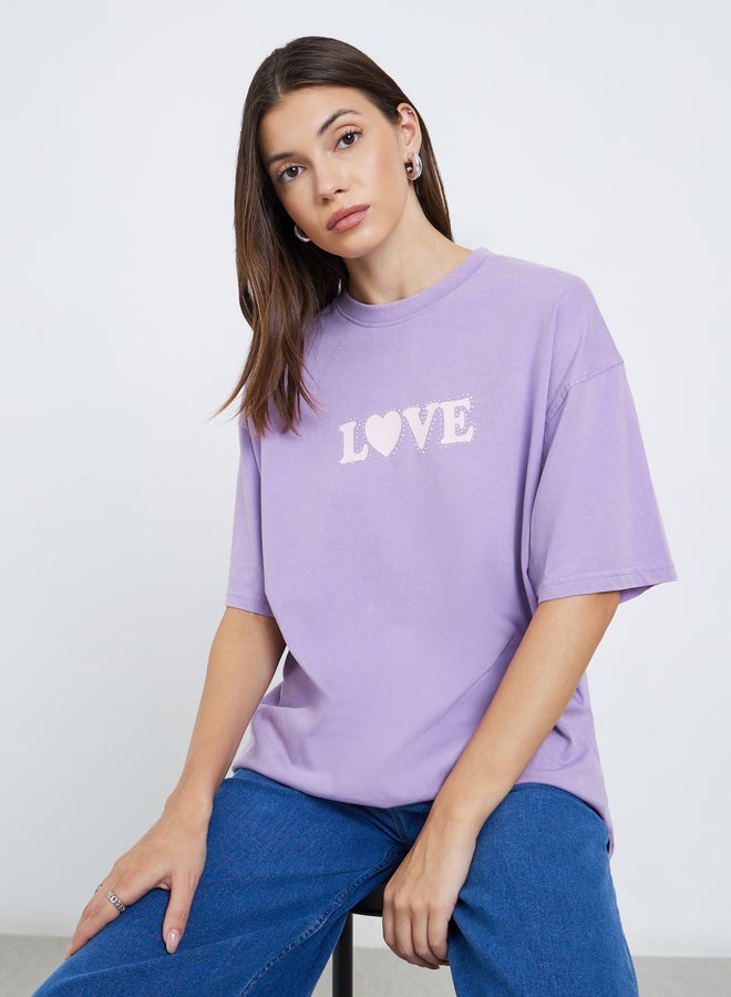 ستايلي تييرت فضفاض بطبعة كتابة - Image 3