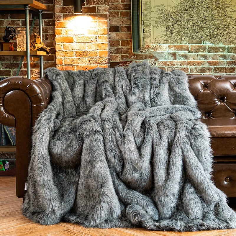 BATTILO HOME Silver Grey Faux Fur Throw Blanket for Couch Bed Fake Fur Blankets  Throws Thick Warm Heavy Fluffy Fuzzy Elegant Furry Blanket Long Pile with Black Tips 50x60