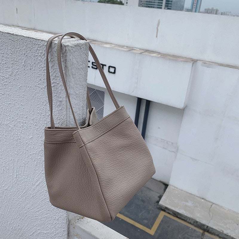 Niche Design Portable Vegetable Basket Large Capacity Commuter Tote Bag Genuine Leather Shoulder Wings Women'S Bag - Image 1