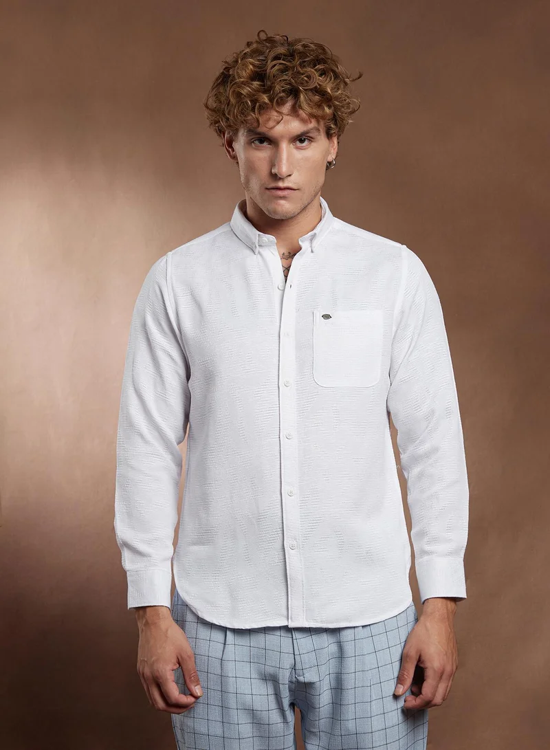 كامبوس سوترا Campus Sutra Men's Chalk White Open-Weave Regular Shirt For Casual Wear | Spread Collar | Long Cuffed Sleeves | Button Closure | Shirt Crafted With Comfort Fit For Everyday Wear