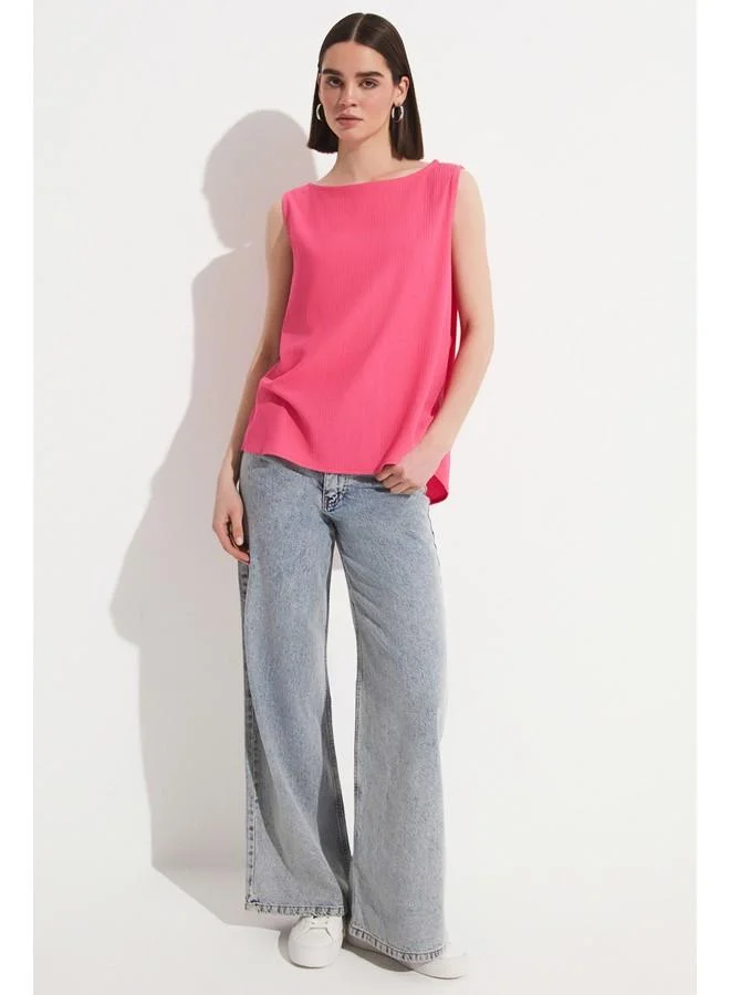 جون June Women Flowy Sleeveless Slit Detailed Blouse Fuchsia