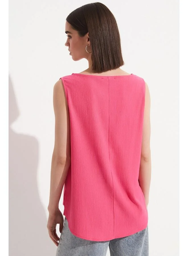 جون June Women Flowy Sleeveless Slit Detailed Blouse Fuchsia