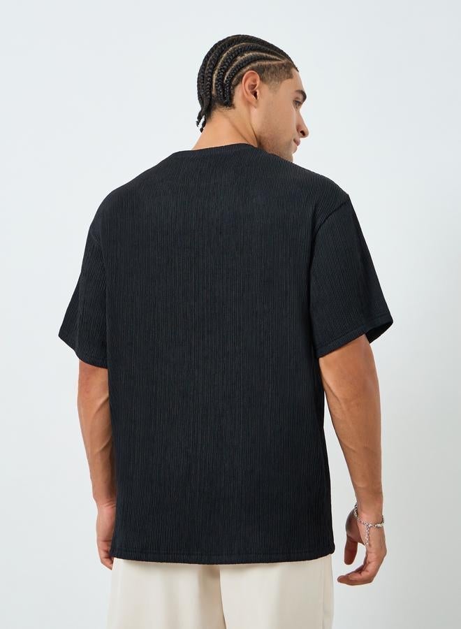 Styli Men Oversized Crinkle Textured T-Shirt - Image 4