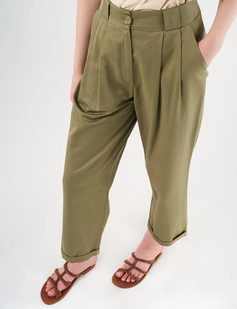 Kayra Pleated Cuffed Pants in Khaki