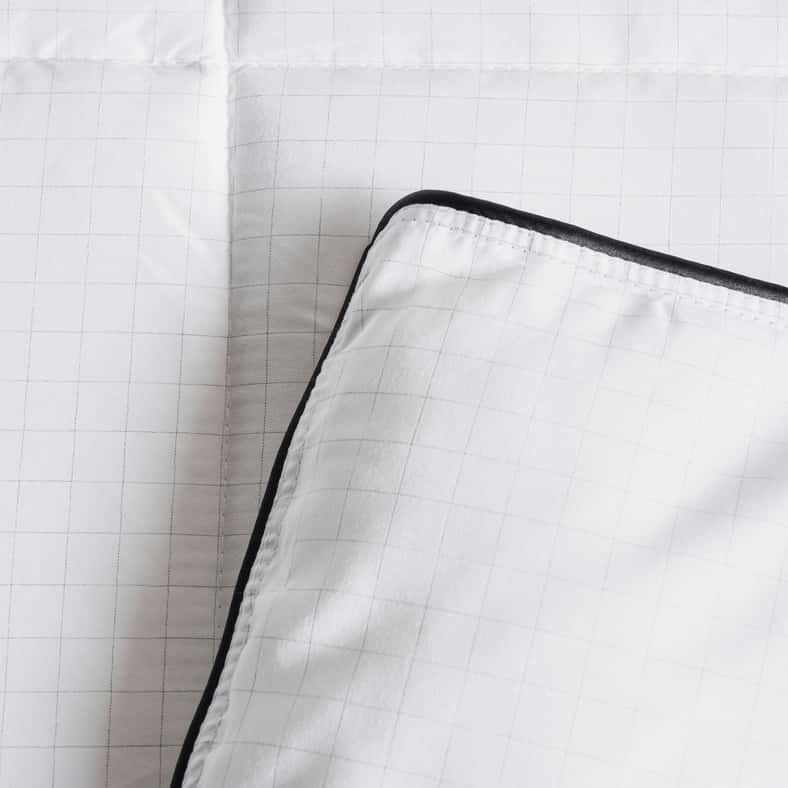 PAN emirates Mellow Antistress Duvet 200x200cm - White - Image 4