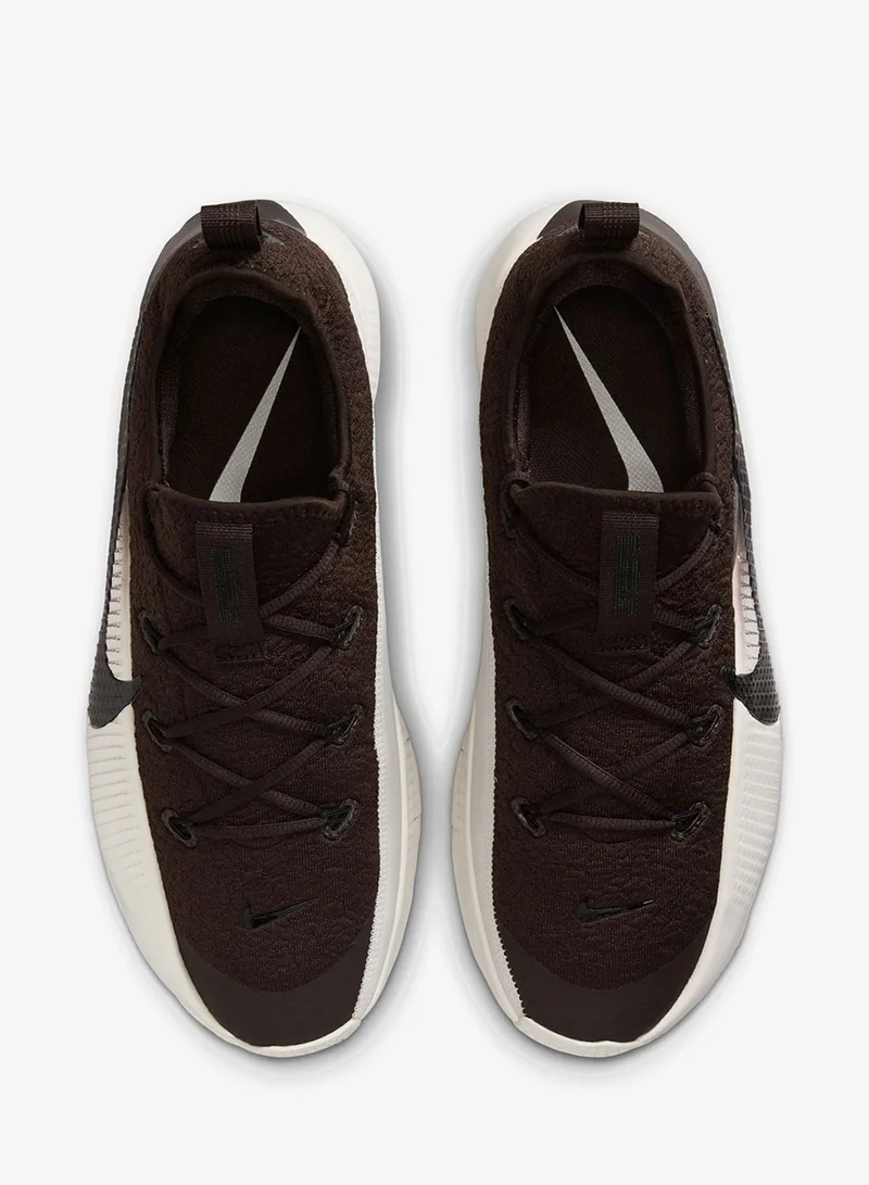 نايكي ليبرون تي آر